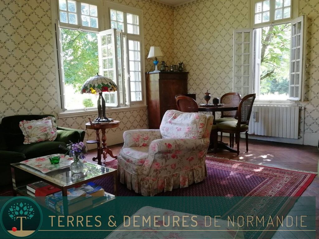 A acquérir Maison Familiale du 19ème siècle avec dépendances région Pont-l’Évêque 14130