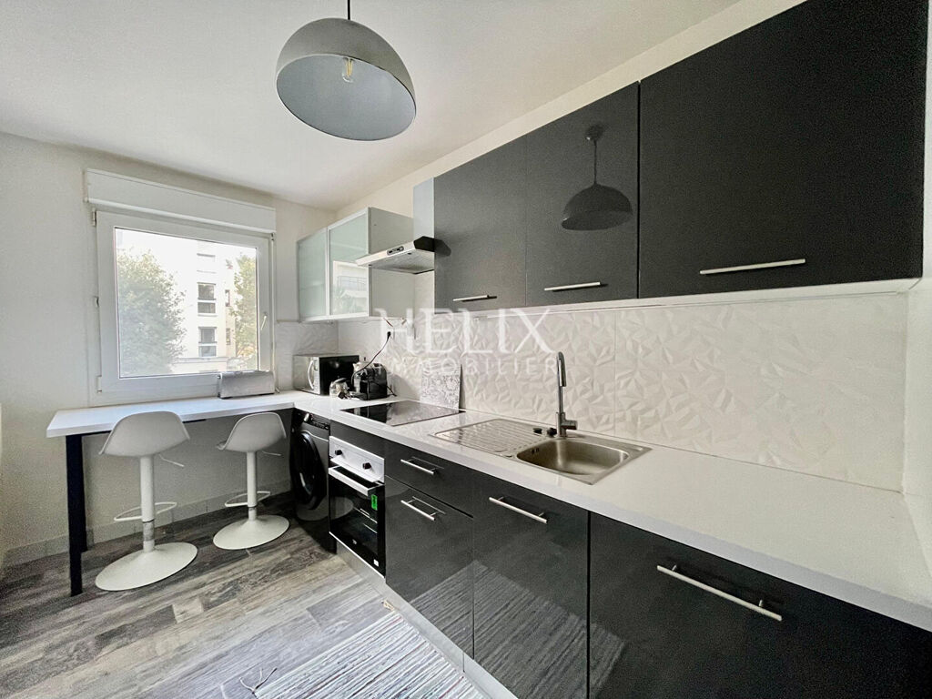 Appartement  Soigné au calme avec balcon sur  parc des impressionnistes et proche RER