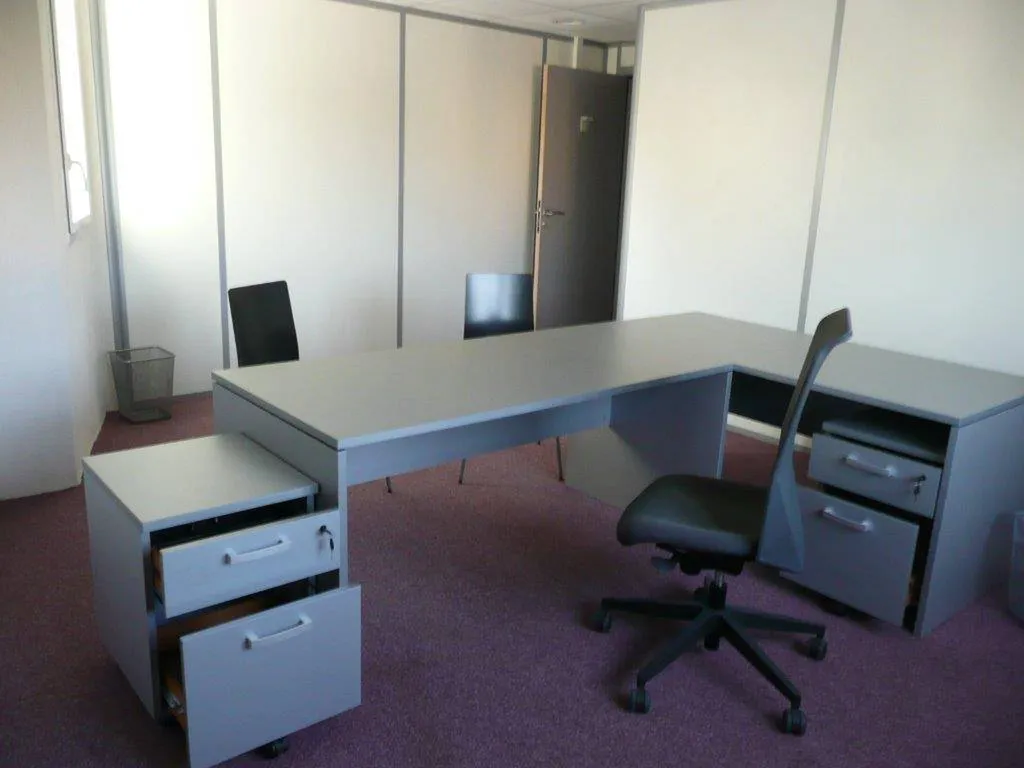 Bureau à louer équipé proche aéroport Marignane