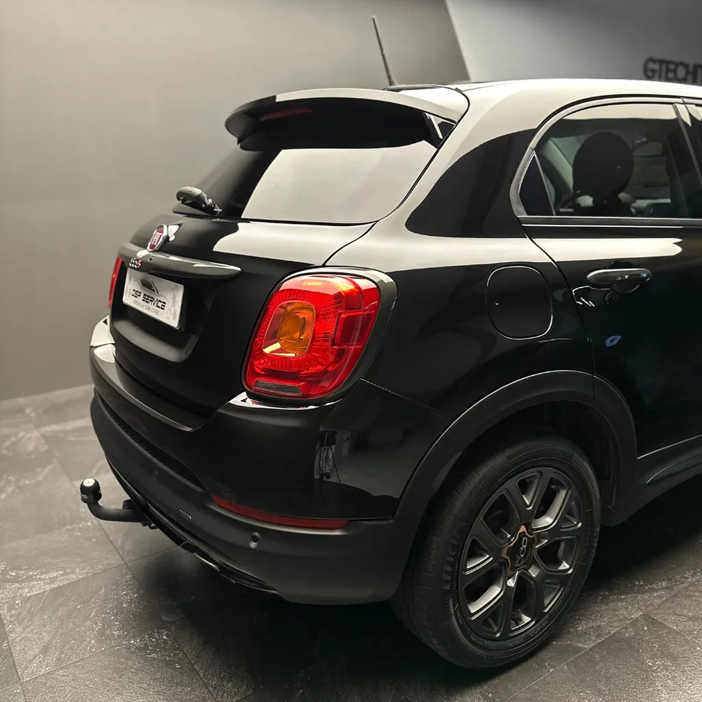 Lustrage brillance sur un FIAT 500 X près du Mans