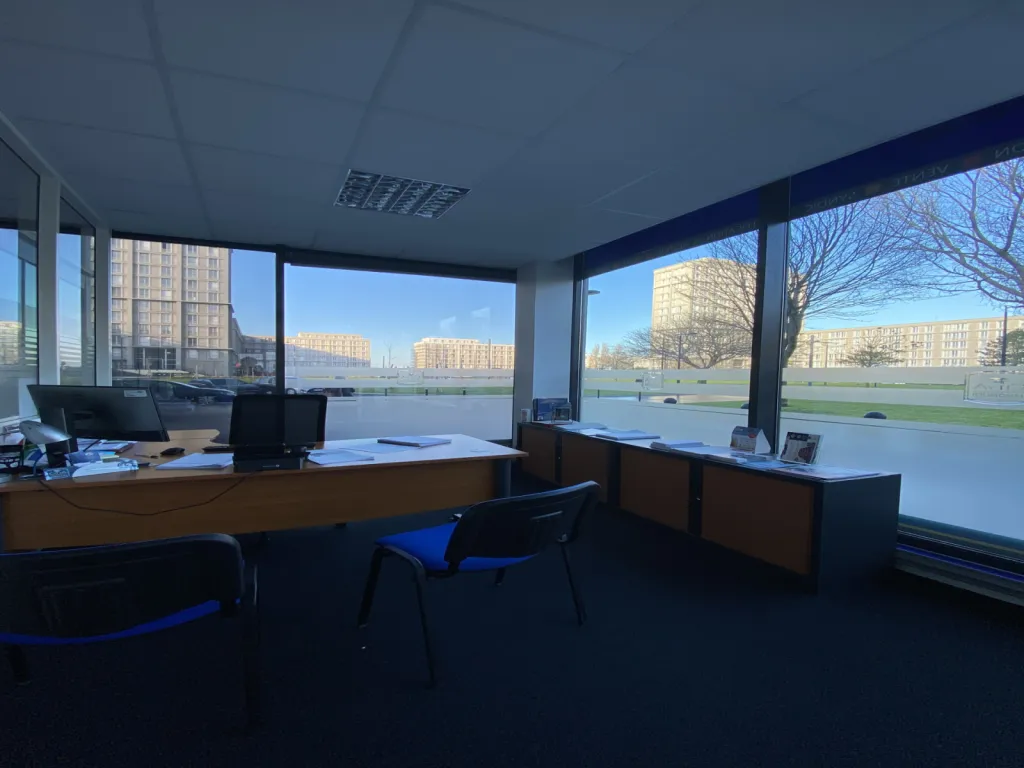 LE HAVRE - A LOUER Bureaux de 1054 m² divisibles à partir de 450 m² idéalement situé sur l'avenue Foch