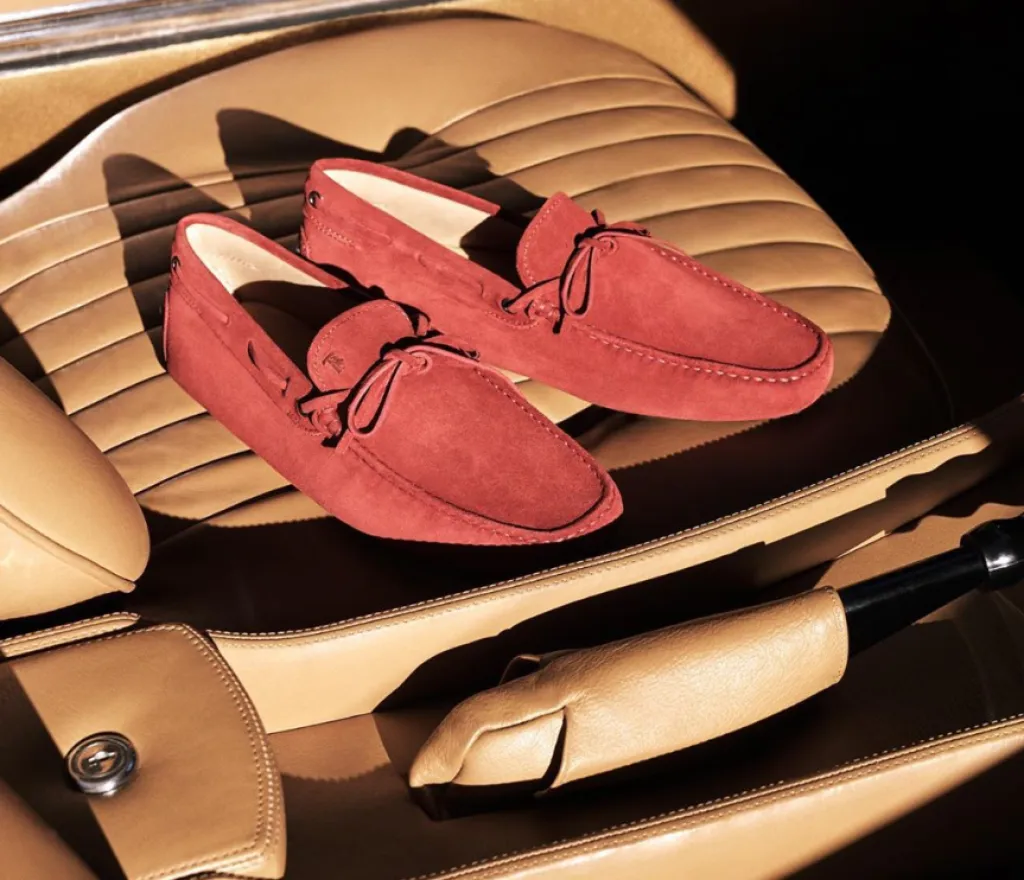 Sacha aime les mocassins pour homme de chez Tod's le chic et l'élégance.