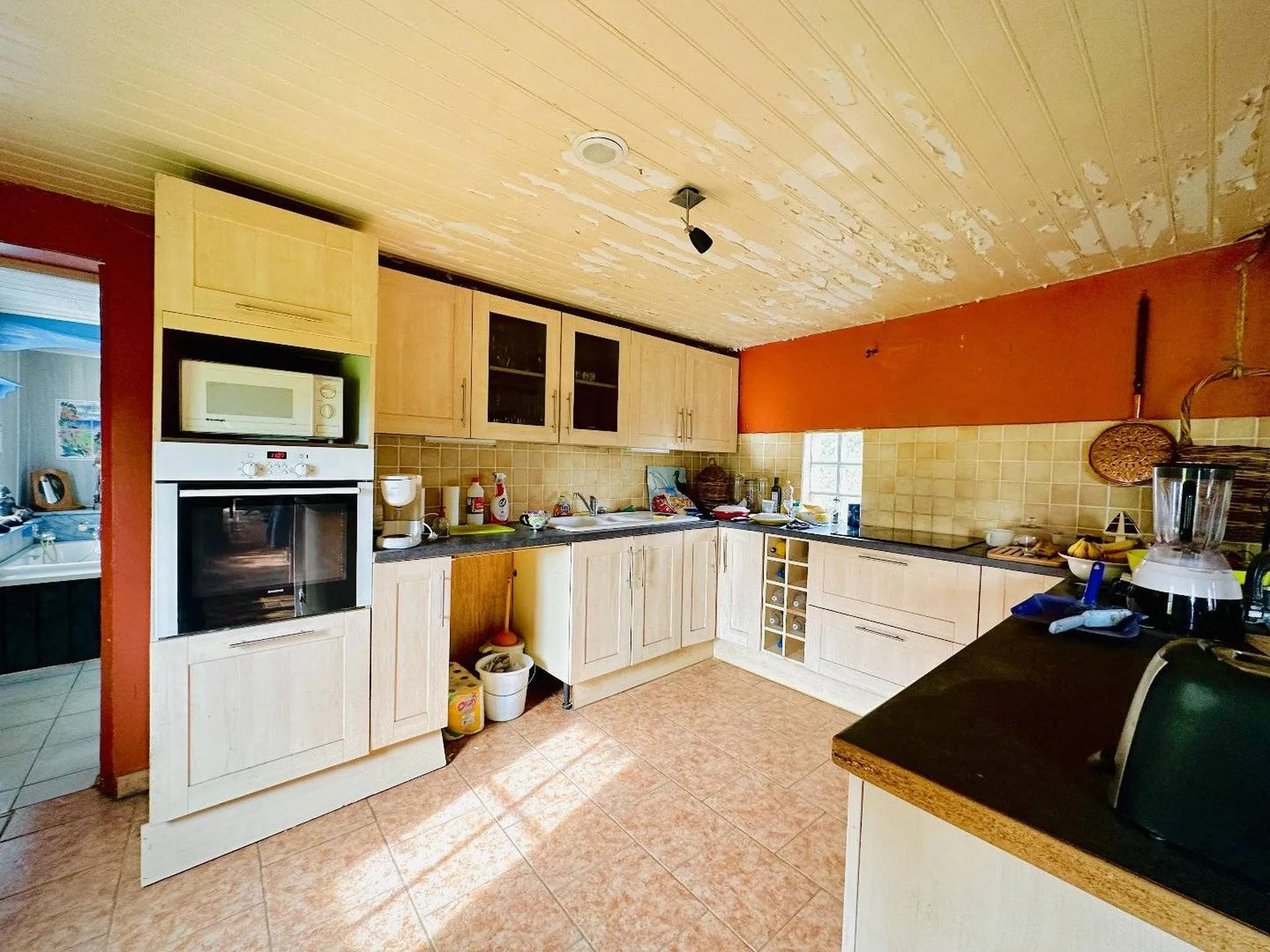 Vends en exclusivité dans un environnement calme et verdoyant cette maison normande.