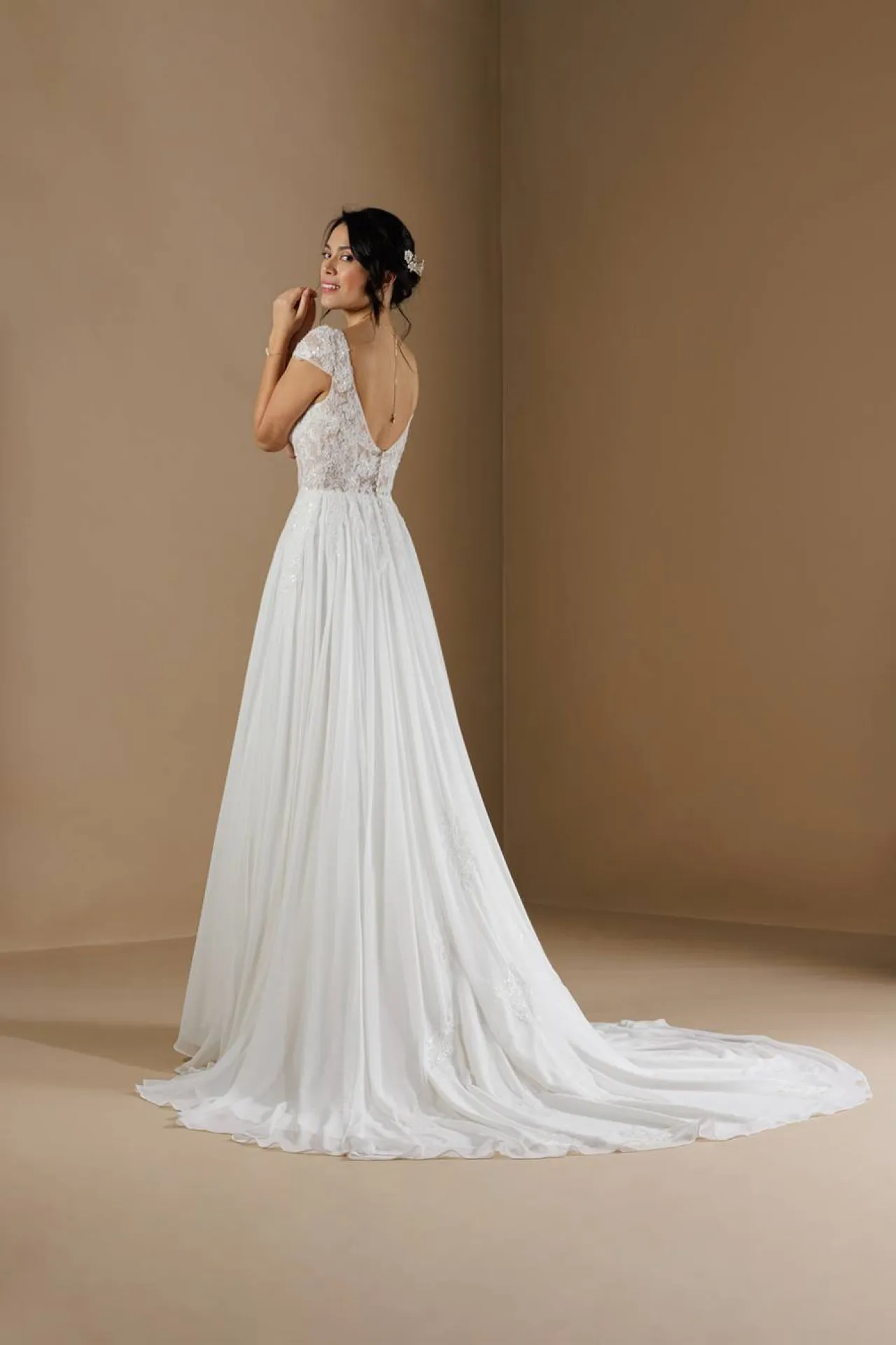 robe de mariée fluide dans un style champêtre sur marseille