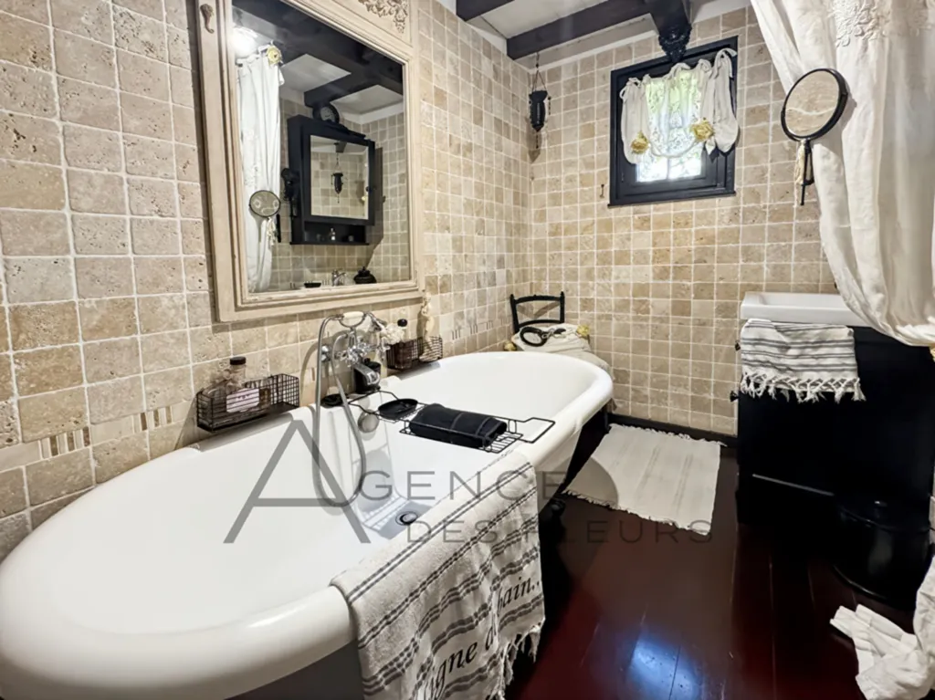 À vendre, joli pavillon de 1985 de 110 m² sur un terrain de 282 m² situé à Saint-Pierre-les-Elbeuf