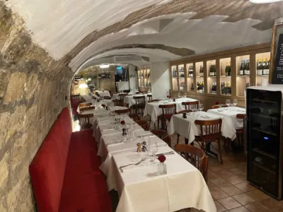 Privatiser une salle dans un restaurant avec café d'accueil et plateau repas pour une réunion ou un séminaire d'entreprise à Paris 5ème arrondissement