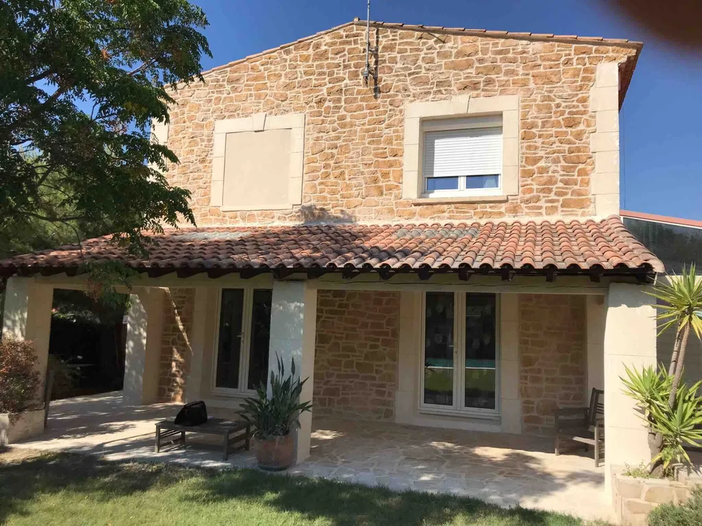 Rénovation façade en pierre apparente à Balaruc les Bains proche de Sète