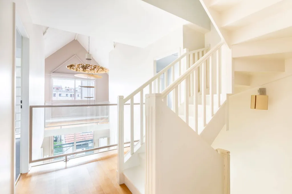 A vendre appartement avec terrasse et box gare des vallées 92250 La garenne colombes