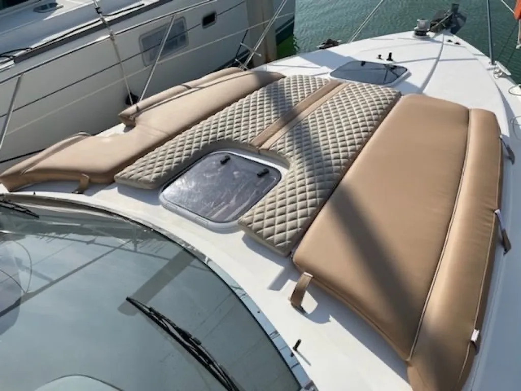 rénovation du bain de soleil de bateau par un professionnel à bordeaux