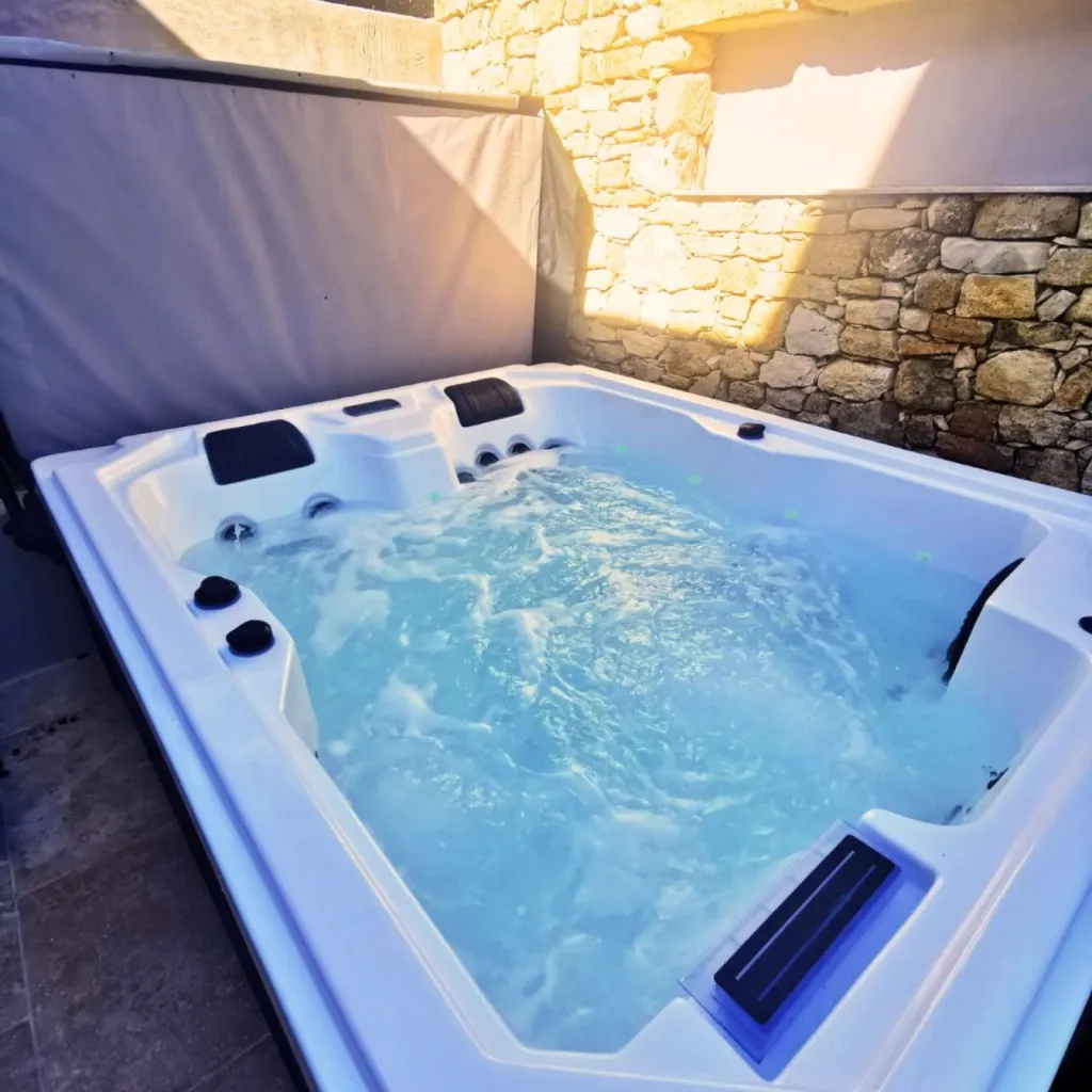 spa-installation-et-pose-a-st-maximin-proche-remoulins-castillon-du-gard
