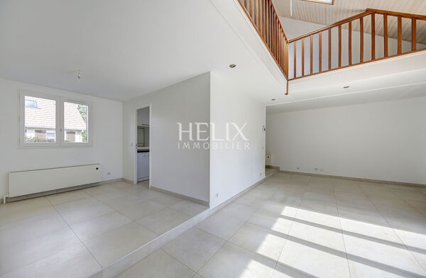 Maison Montesson 155 m2 avec une chambre au rez-de-chaussée et jardin