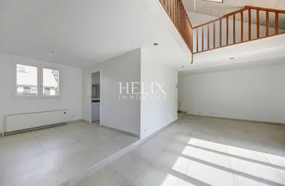 Maison Montesson 155 m2 avec une chambre au rez-de-chaussée et jardin