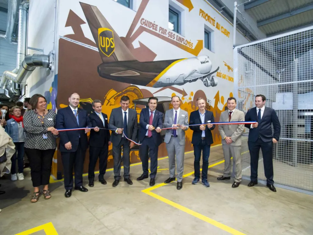 reportage événementiel geste inaugurtal UPS Lyon Saint Exupéry