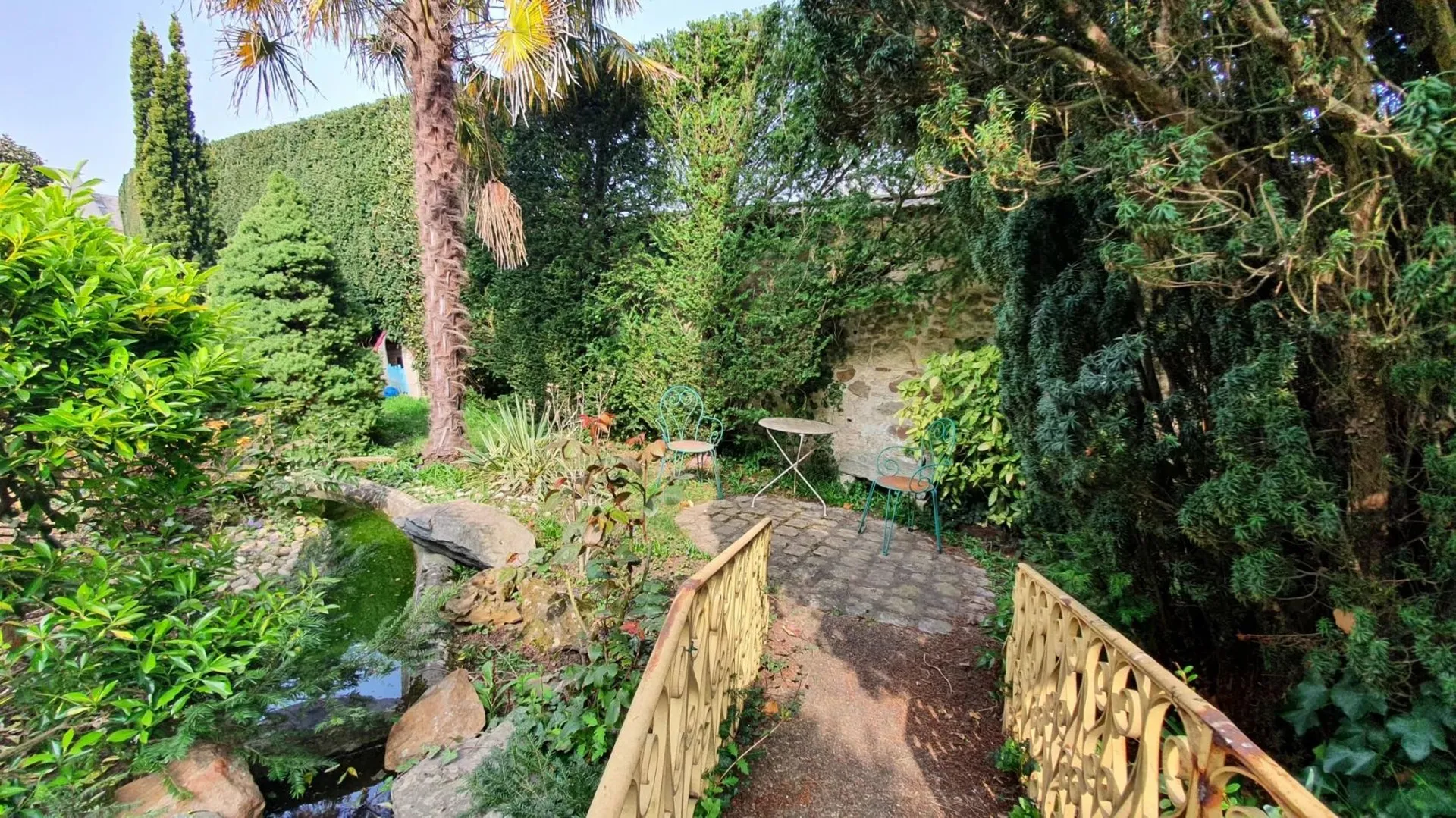 Jardin de charme en plein centre-ville