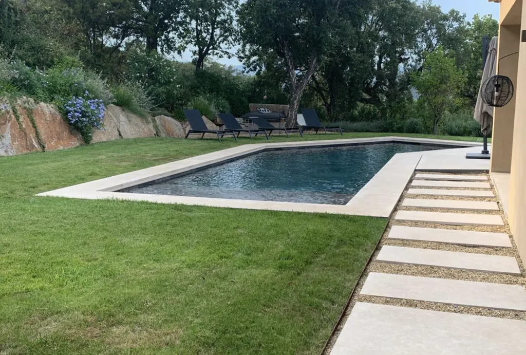 Cèdre Gray – Marbre naturel beige et crème pour sols et dallages intérieurs et extérieurs