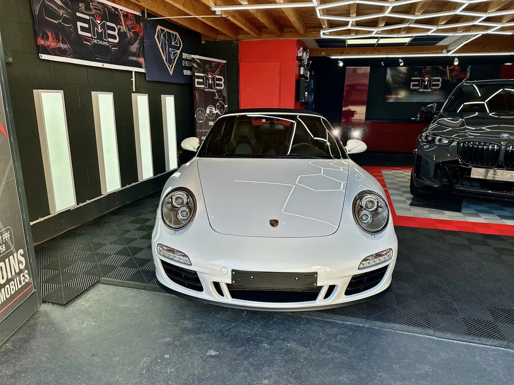 comment protéger sa voiture avec un traitement céramique sur Porsche 911 proche de lyon 