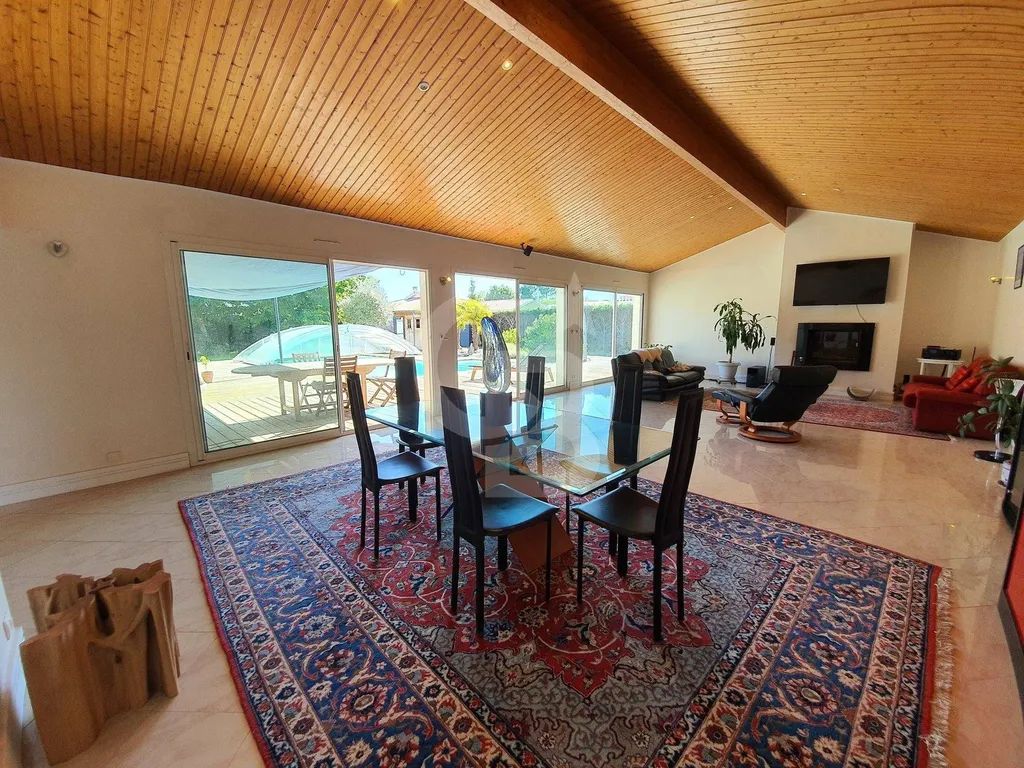 Recherche maison contemporaine avec piscine MARTIGNAS SUR JALLE
