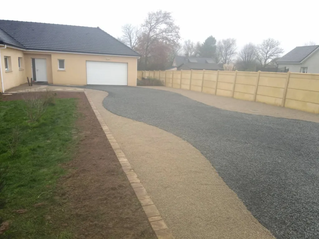 Amenagement d'une entrée en dalles stabilisatrices Nidagravel