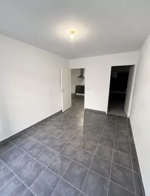 En exclusivité t2 avec terasse et parking 13010 