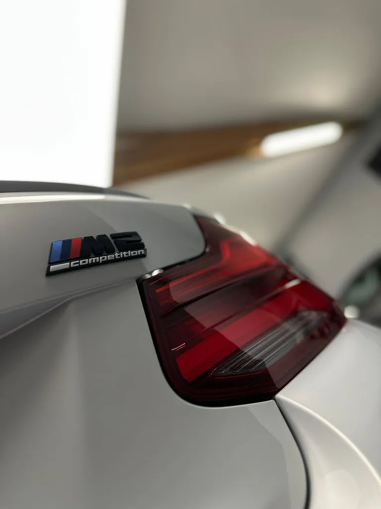 Lustrage brillance sur une BMW M2 Compétition à Le Mans (72)