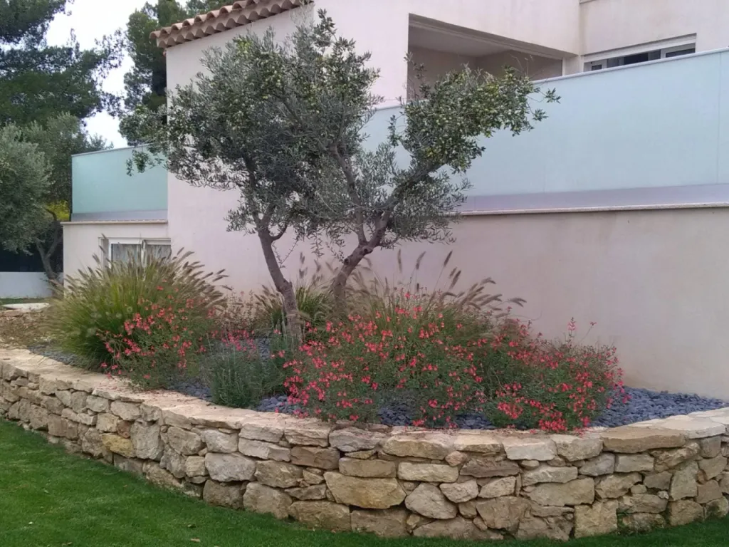 réaliation muret en pierre Ventabren 13122