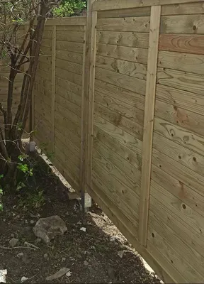 Pose de palissade en bois par un professionnel à Bordeaux