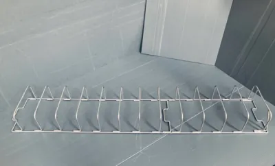 Etagère fils chromées en inox pour cuisine industrielle fabriqué à Lyon en France