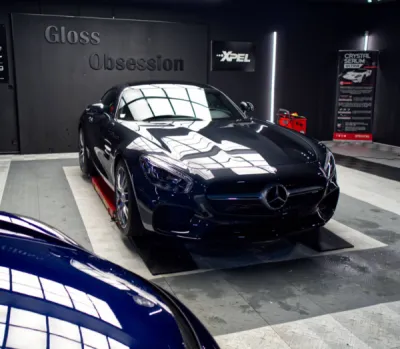 Gloss Obsession a protégé le capot, les ailes et le pare-chocs de cette Mercedes-AMG GT S avec un film de protection PPF XPEL parfaitement ajusté.