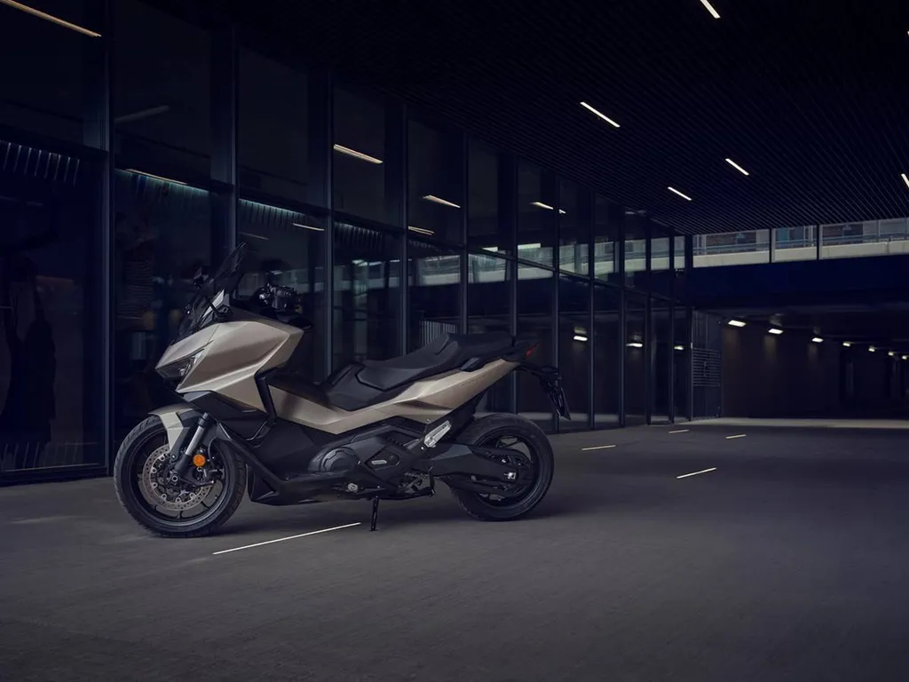 SCOOTER NEUF HONDA FORZA 750 2025 DANS LE VAR