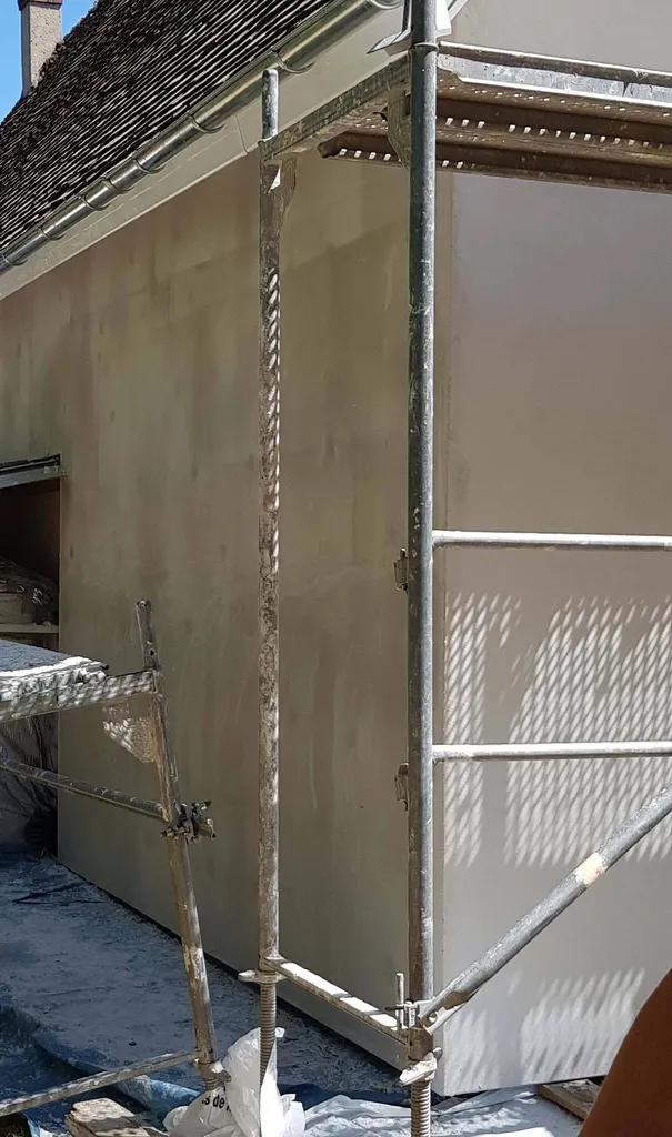 Rénovation des murs de façade par un spécialiste à Le Pecq proche de Saint-Germain-en-Laye 78
