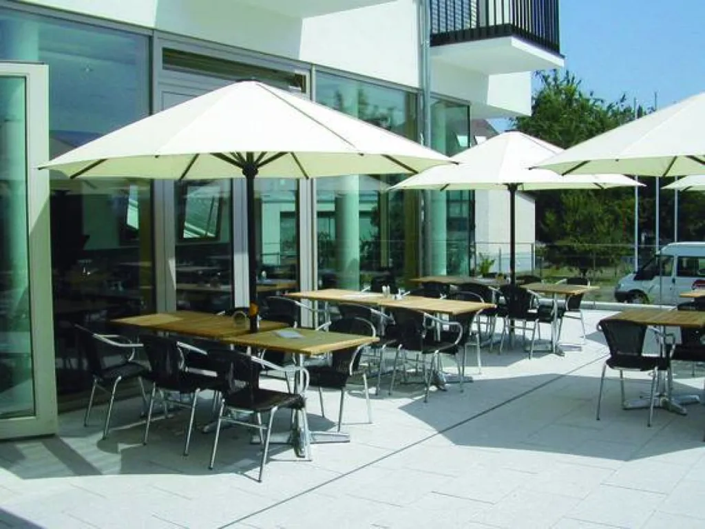 parasol filius professionnels restaurant cafe bar brasserie aménagement exterieur rossi salon de provence 13 parasol filius professionnels restaurant cafe bar brasserie aménagement exterieur rossi salon de provence 13