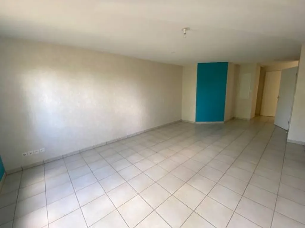 A vendre dans une belle résidence sécurisée appartement de 48 m² sur la commune de CAUDEBEC LES ELBEUF 76410