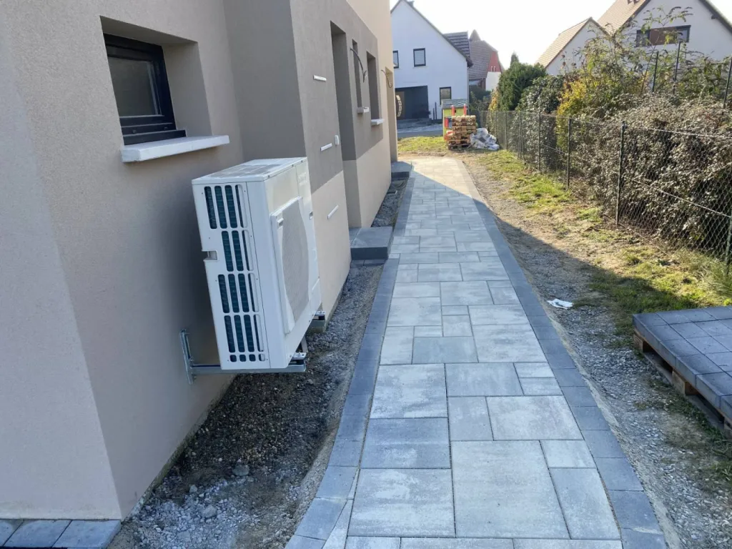 Pose de pavé pour chemin maison à Niedernai, près de Strasbourg