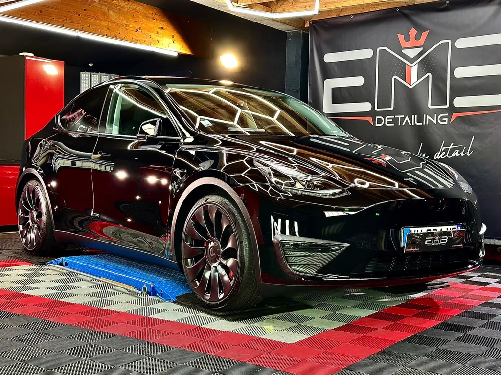 DETAILING automobile PPF voiture traitement céramique automobile Lyon tesla model Y