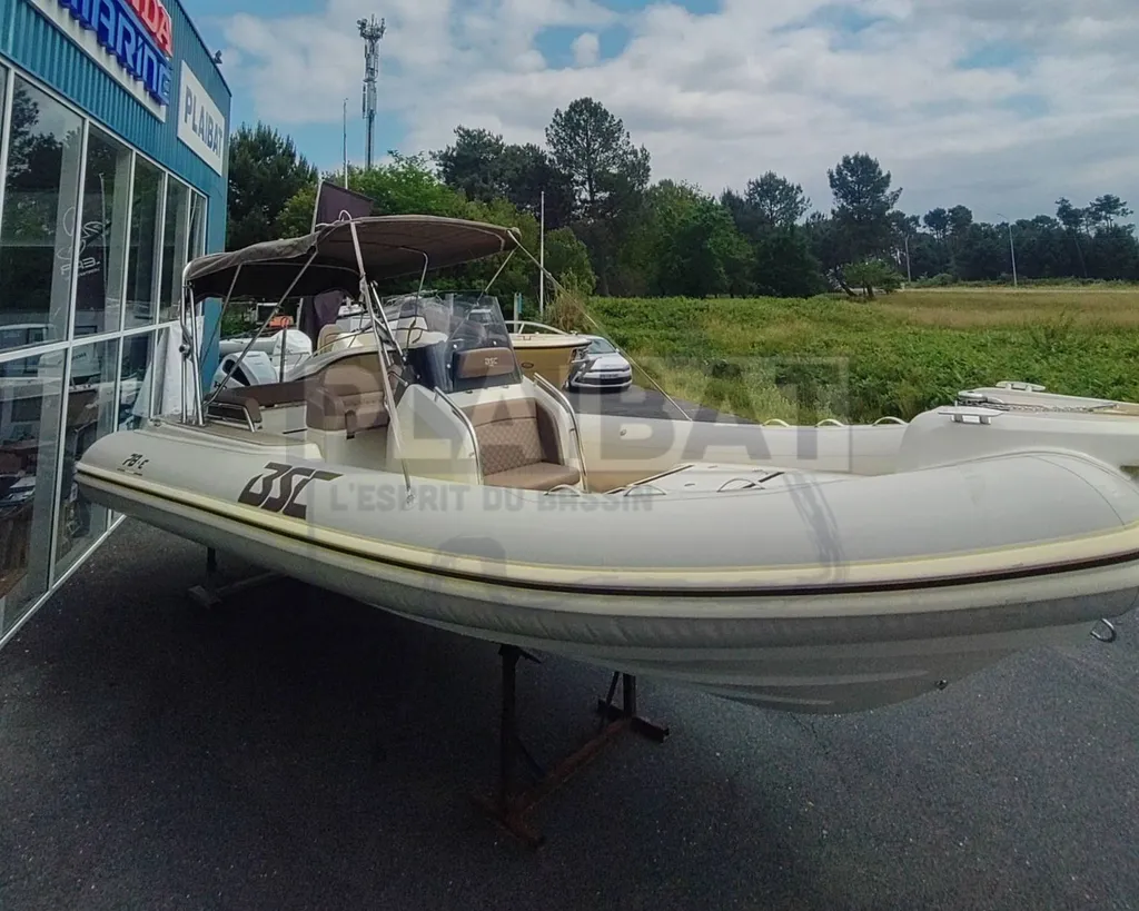 Bateau SEMI RIGIDE BSC 78 ELEGANCE Ivory 2022 occasion sur Cap Ferret et Arcachon