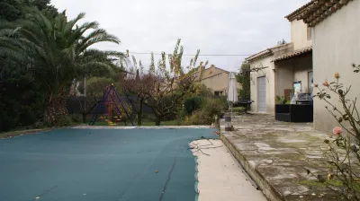 Création d'un jardin avec aménagement d'une terrasse parquet en pilotis Avignon