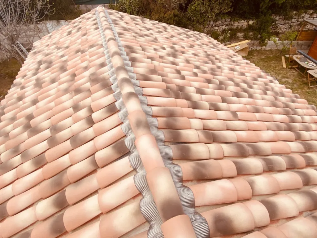 toiture en pst canal près de martigues