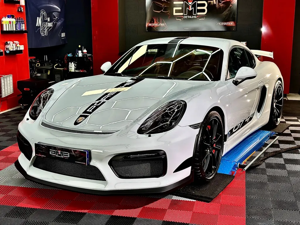 la meilleure protection carrosserie PPF voiture protection carrosserie Lyon Porsche GT4