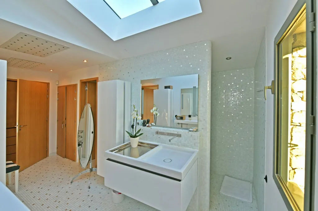 Drôme provençale : maison contemporaine rénovée avec vues   