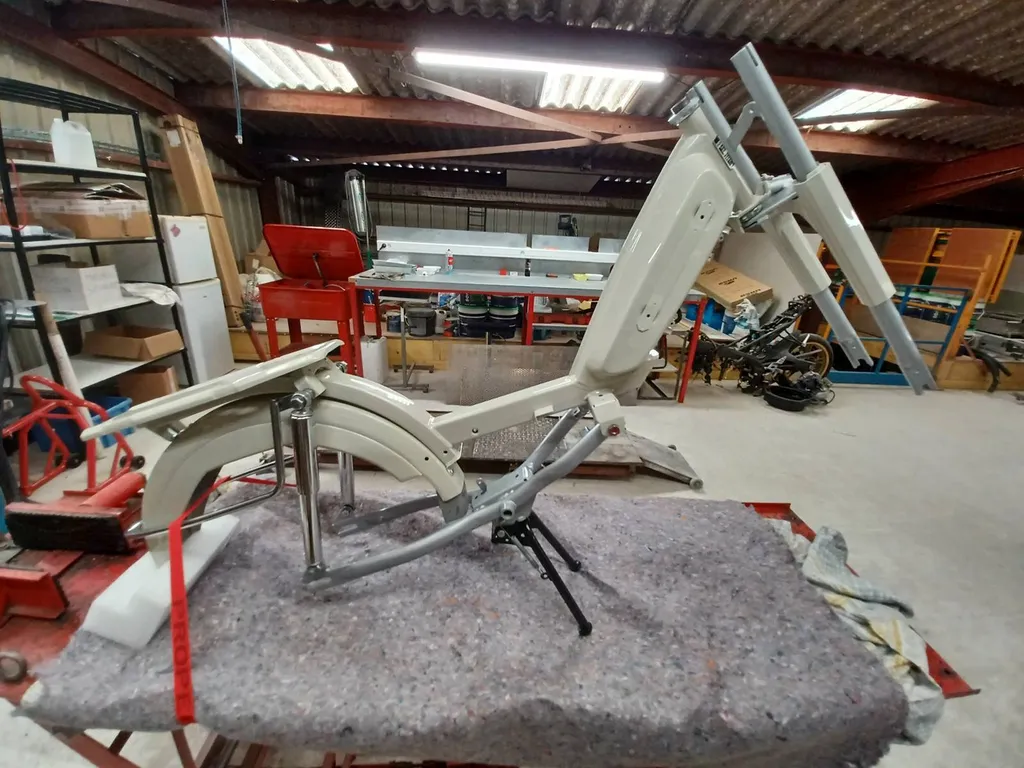 RESTAURATION PEUGEOT 103 MVL VAR