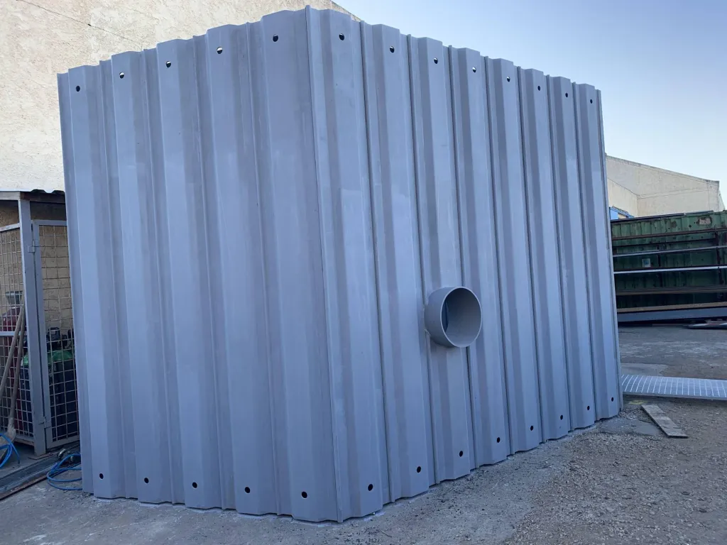 FABRICATION SUR MESURE STRUCTURE METALLIQUE POUR CAISSON AVEC HABILLAGE PALFEUILLE A MARTIGUES