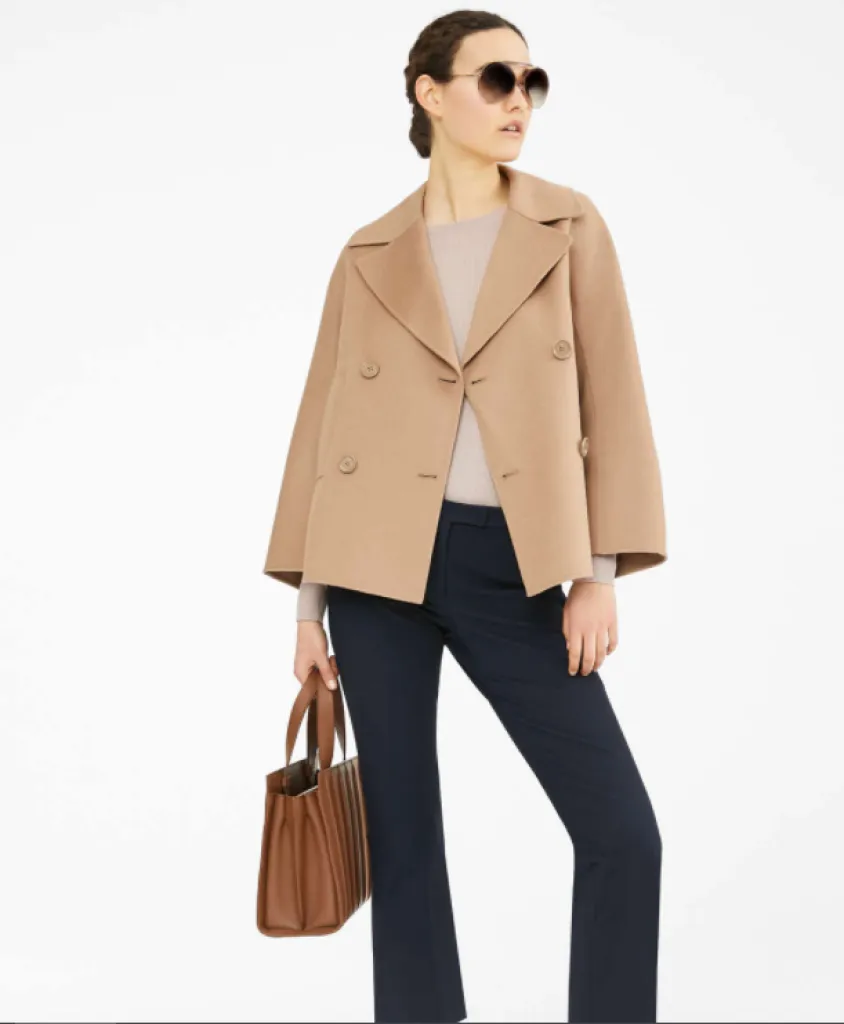 L'univers MaxMara un style intemporel pour une femme élégante et raffinée  qui aime la qualité artisanale.