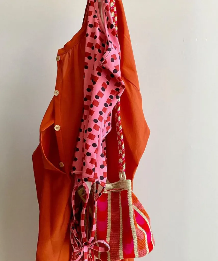 Laura Urbinati des collections simples mais sophistiquées, des imprimés et des coloris intemporels.