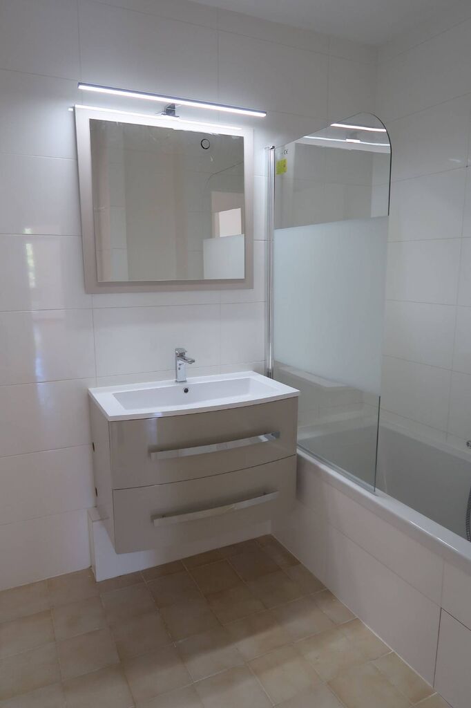 Appartement 3 Cassis ouvrant sur terrasse vue dégagée dans résidence fermée avec parking aisé