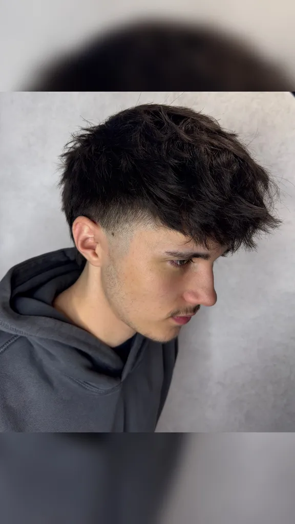 Obtenir une coupe homme moderne adaptée à votre style près de Vitrolles