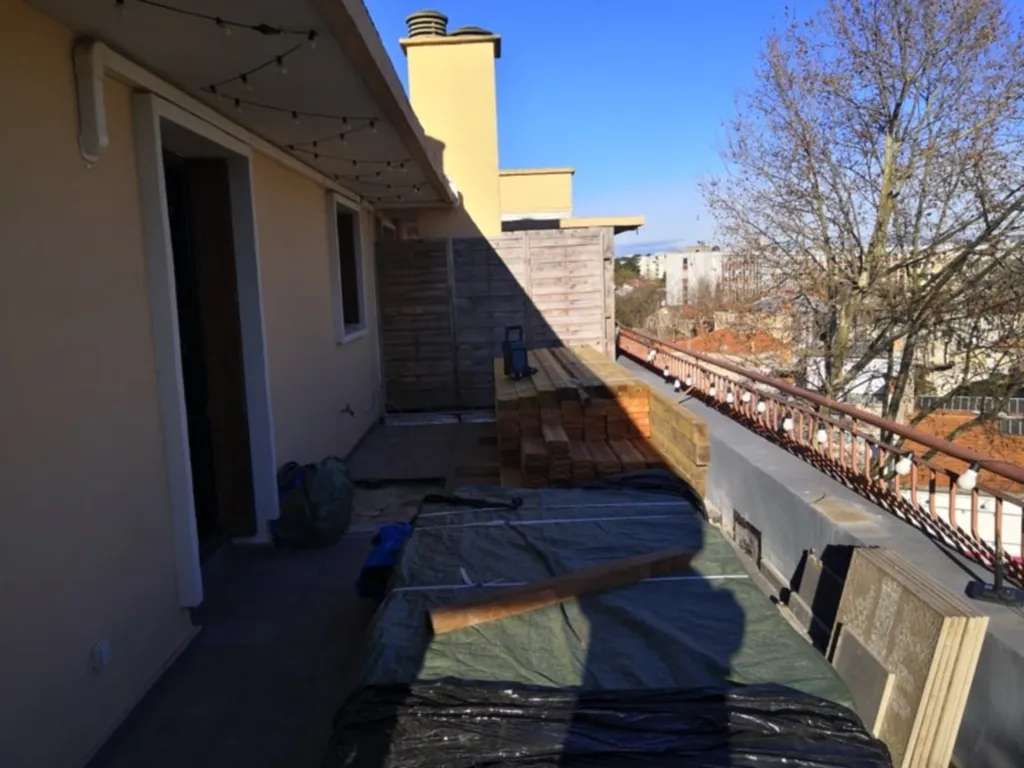 Construction d’un salon en ossature bois isolée et menuiseries aluminium chez un particulier à Montpellier dans l'Hérault 34
