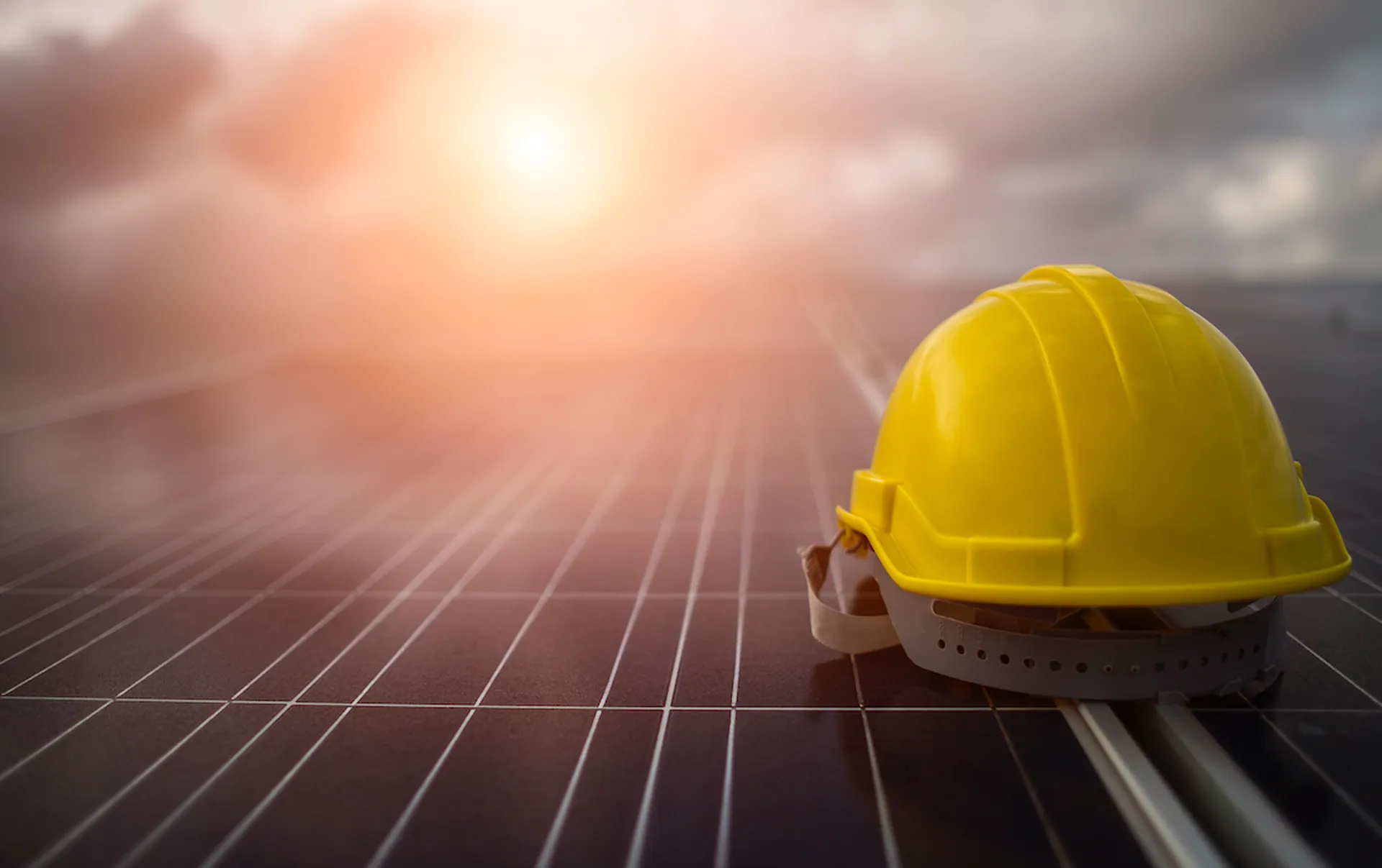 panneaux photovoltaïques sur toit plat