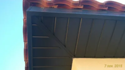 Prix débord de toit avec sous face aluminium ardoise à Bollène dans le Vaucluse