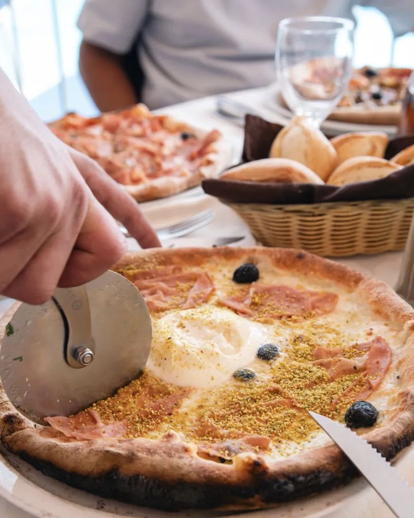 Deux formules du midi sont proposées au restaurant Chez Vito