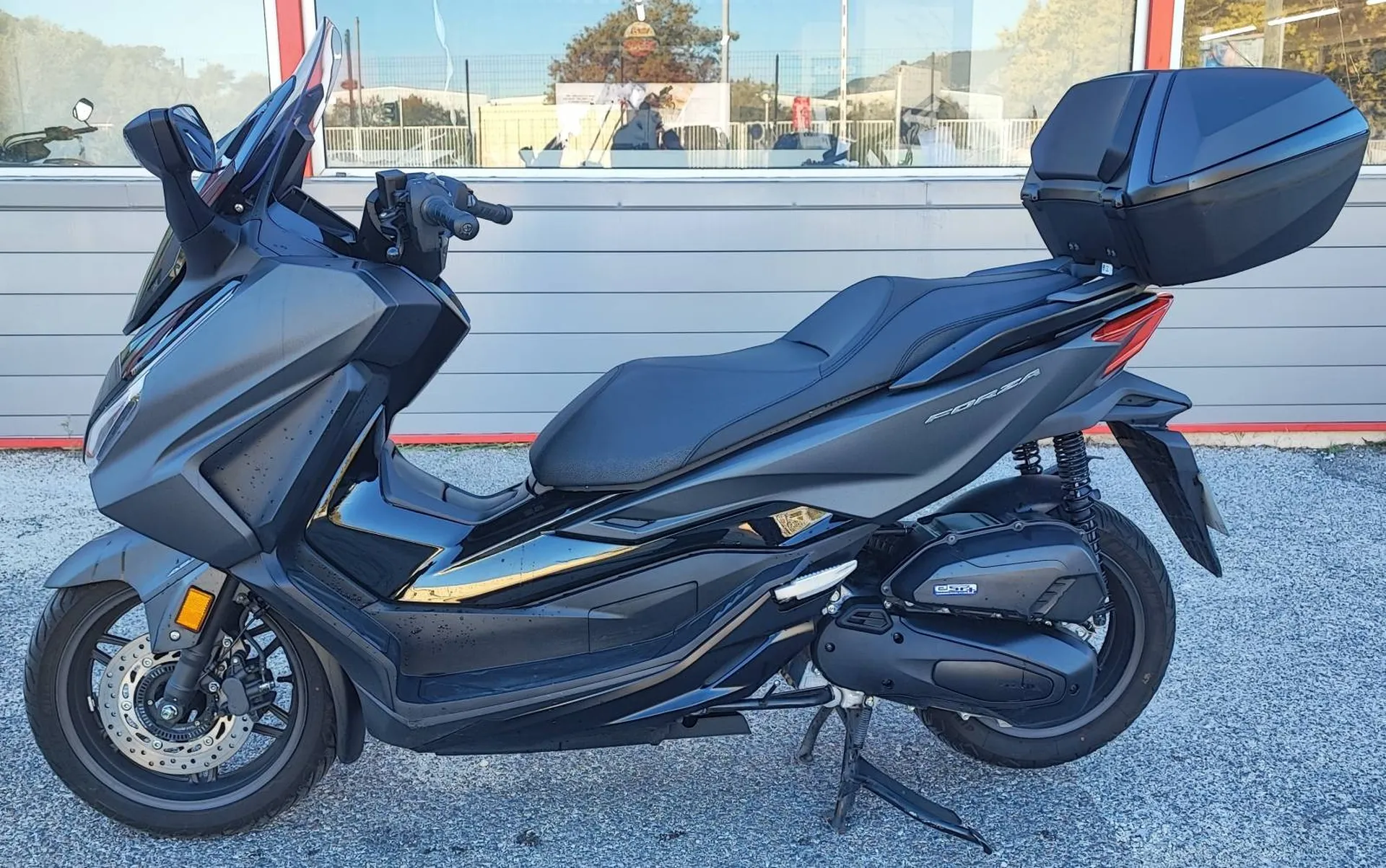 HONDA FORZA 125 TOP BOX DU 11/2023 AVEC 8100 KM